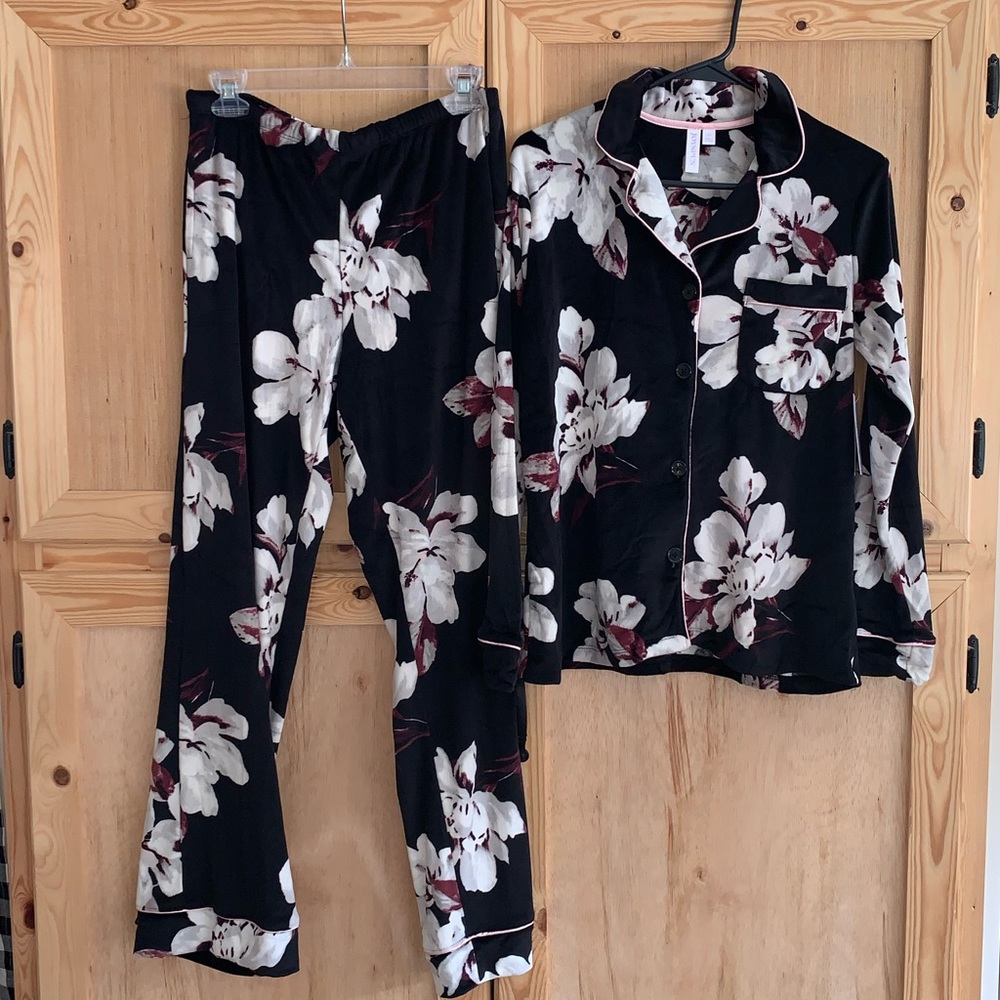 Joyspun NWT velvet plush floral pajama set size S 4/6